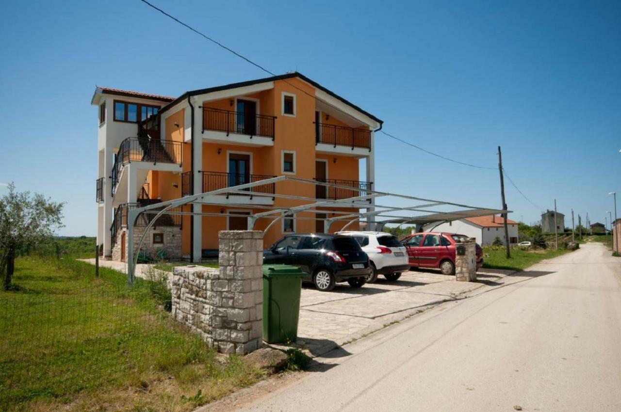 Leana Apartments Brtonigla Exterior foto