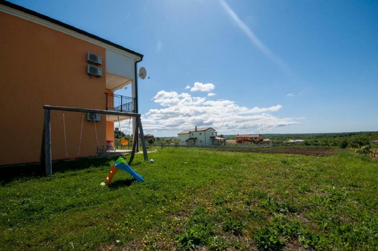 Leana Apartments Brtonigla Exterior foto
